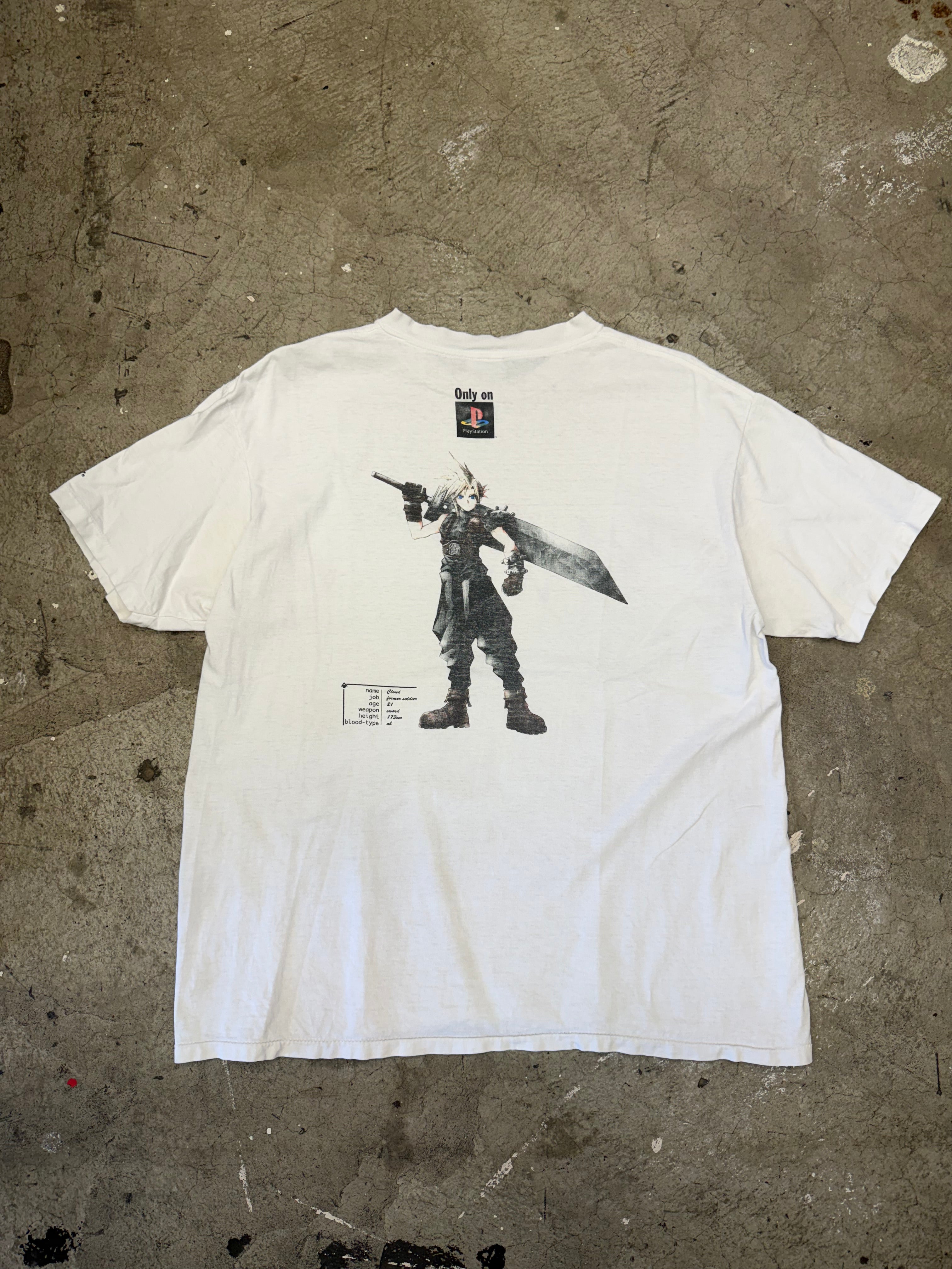 Vintage 90s PS1 Final Fantasy VII Cloud Tshirt Size XL