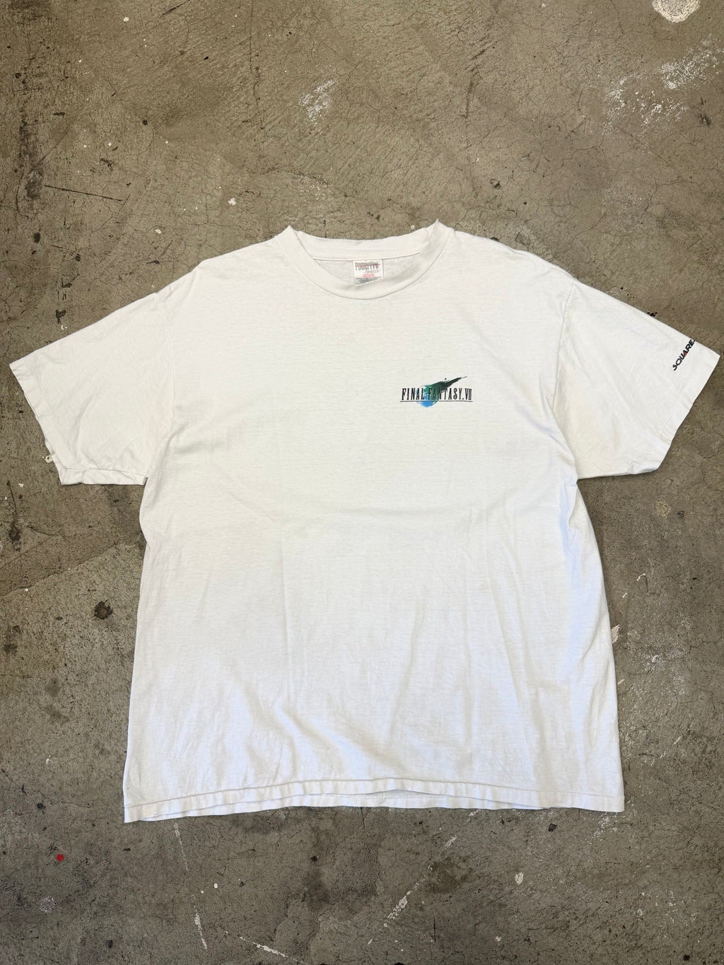 Vintage 90s PS1 Final Fantasy VII Cloud Tshirt Size XL