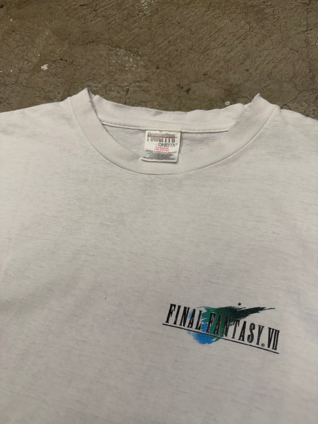 Vintage 90s PS1 Final Fantasy VII Cloud Tshirt Size XL