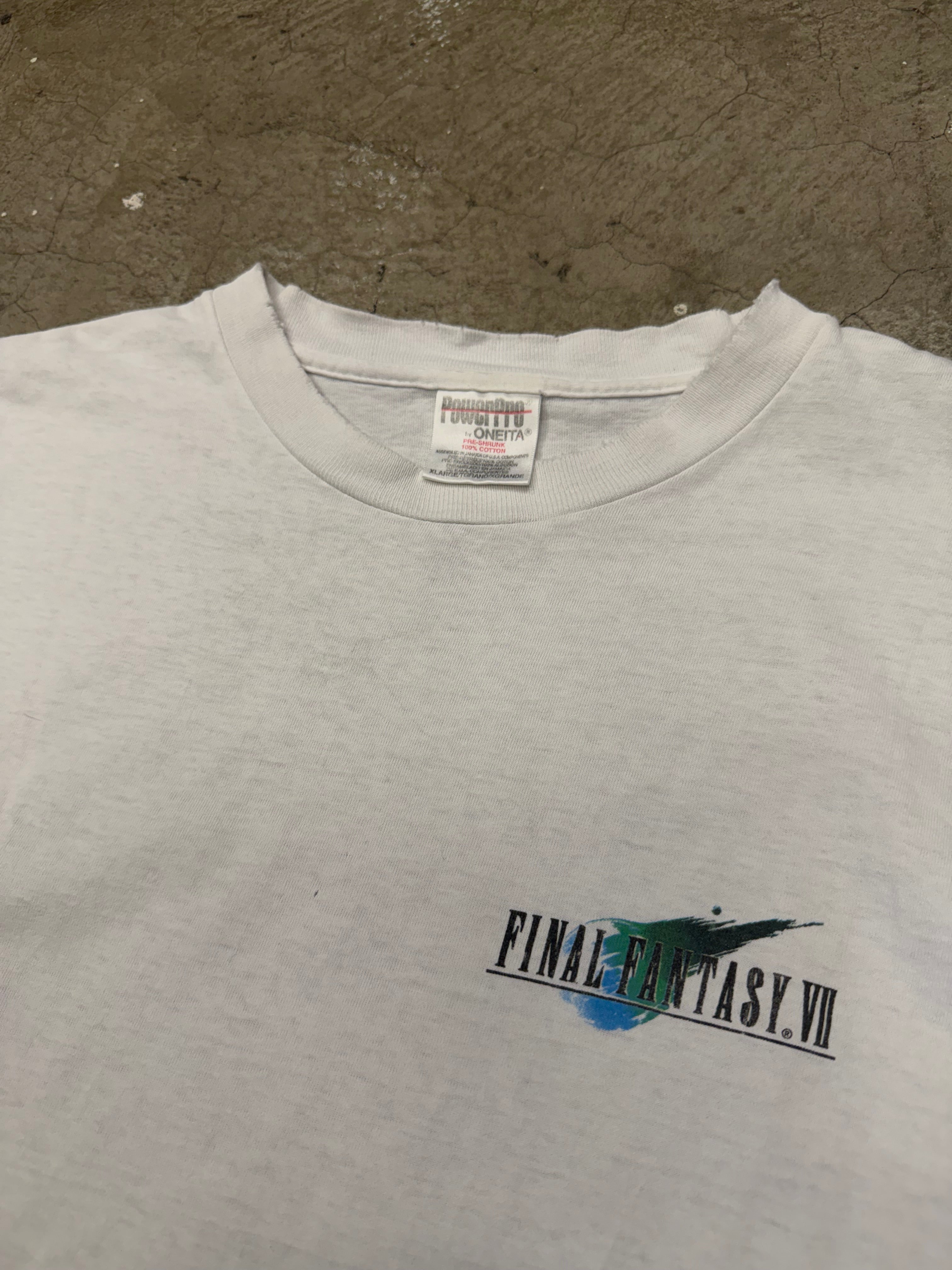 Vintage 90s PS1 Final Fantasy VII Cloud Tshirt Size XL